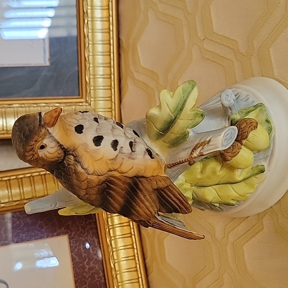 Vintage Ceramic Wood Thrush On Green Acorn Branch With White Base - Picture 3 of 8